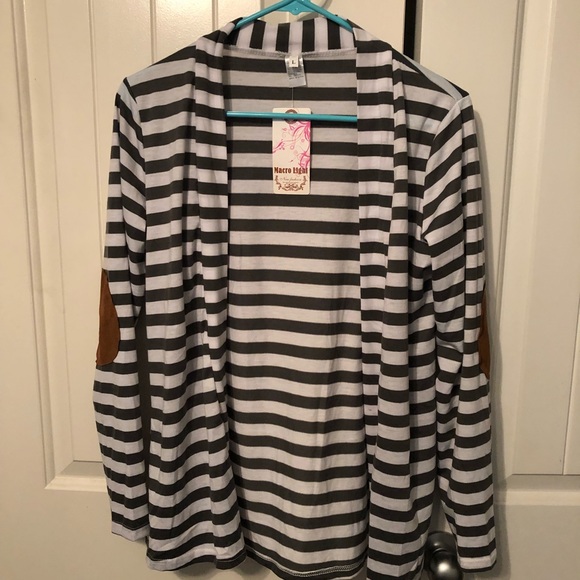 Sweaters - Long sleeve lightweight cardigan